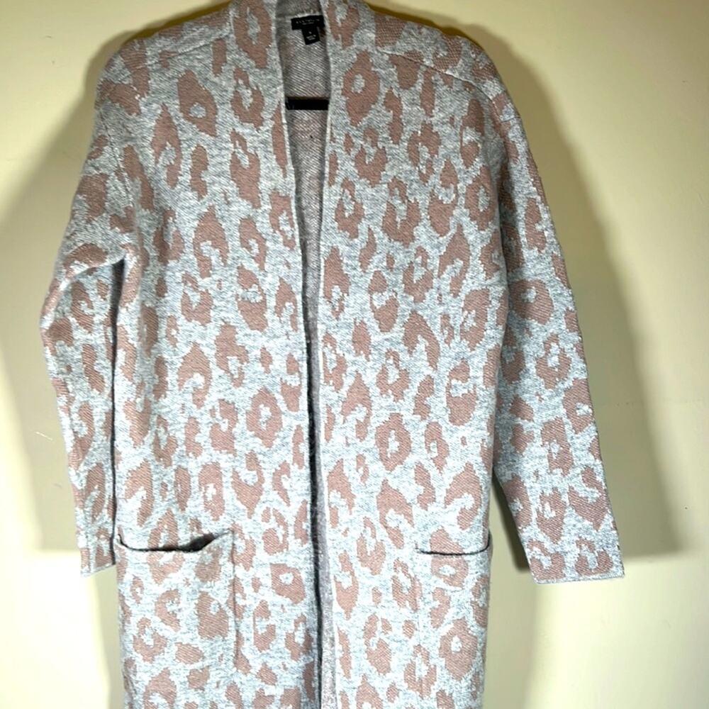 NEW Ann Taylor Sweater Coat Size. Medium